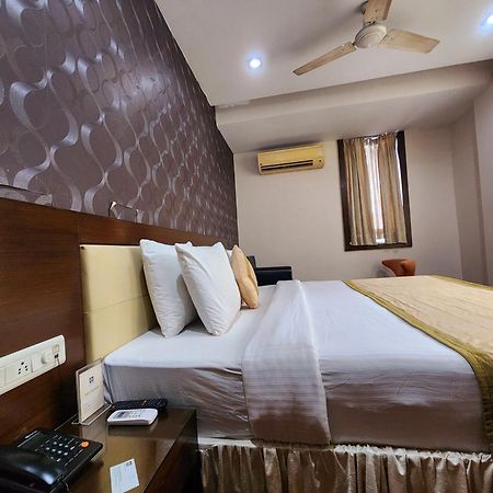 Hotel Lee International Kolkata Exterior photo