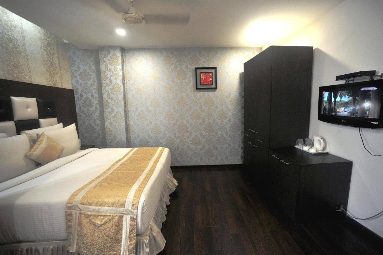 Hotel Lee International Kolkata Exterior photo