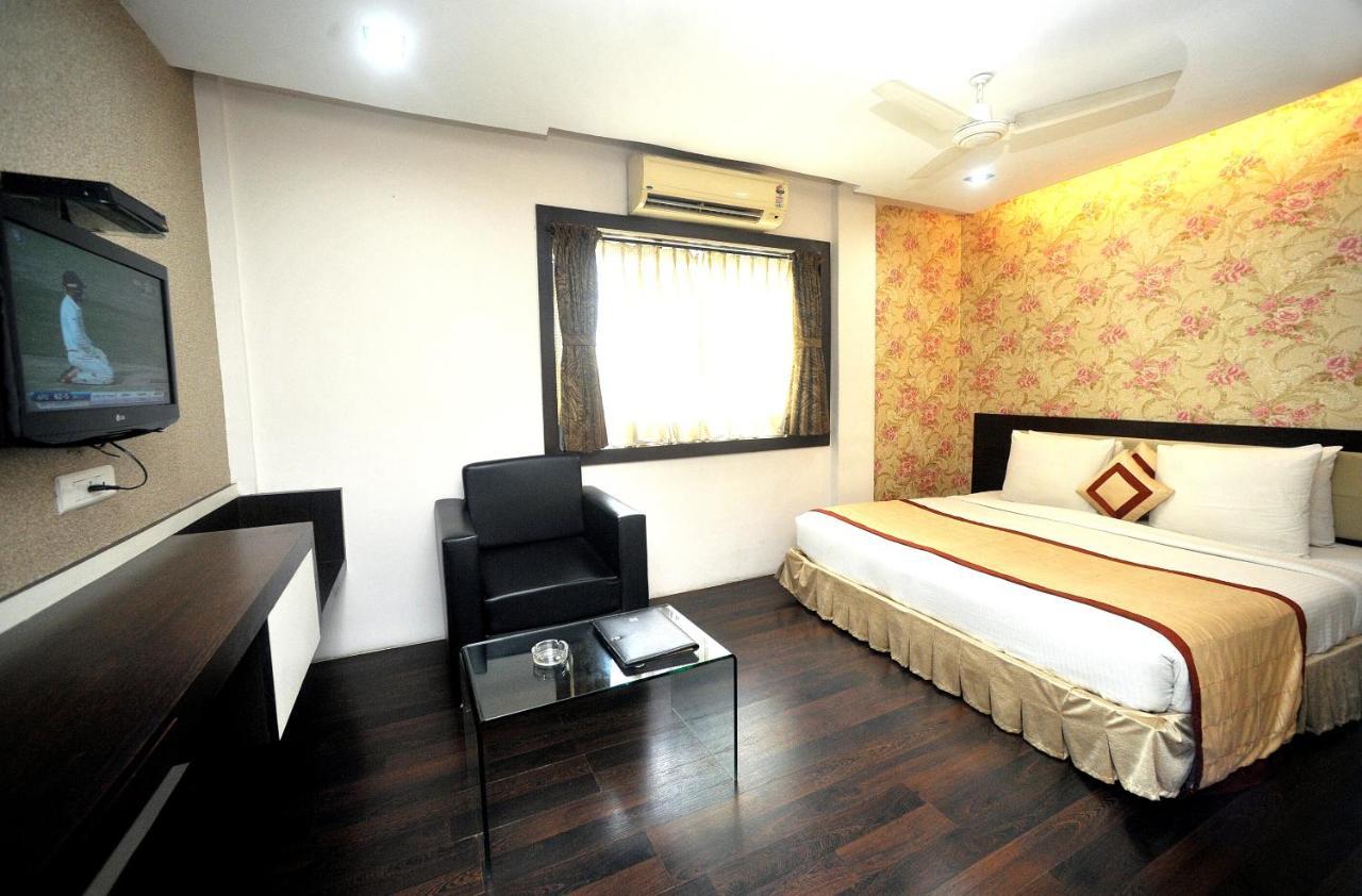 Hotel Lee International Kolkata Exterior photo