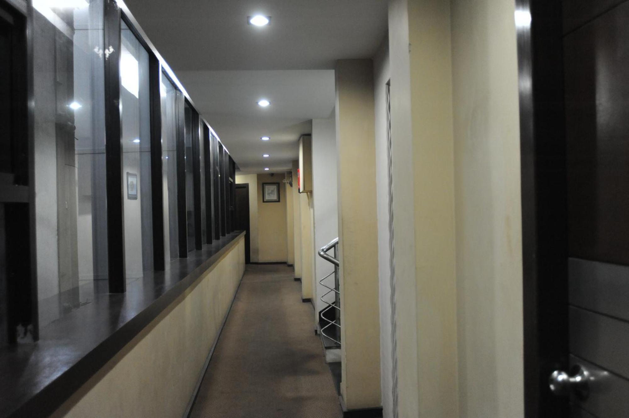 Hotel Lee International Kolkata Exterior photo