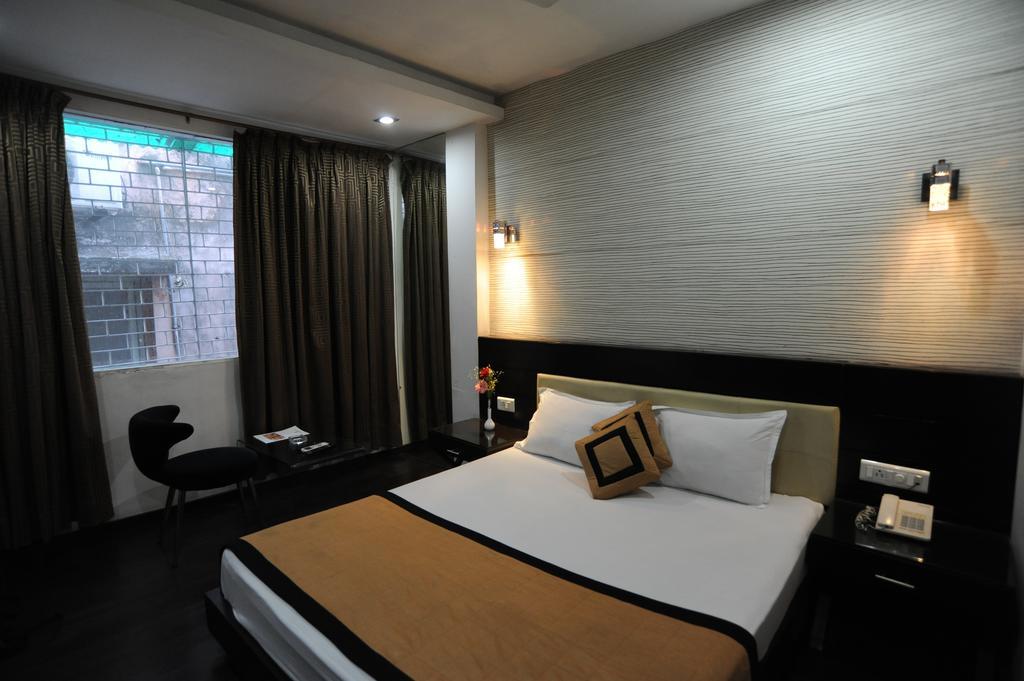 Hotel Lee International Kolkata Exterior photo
