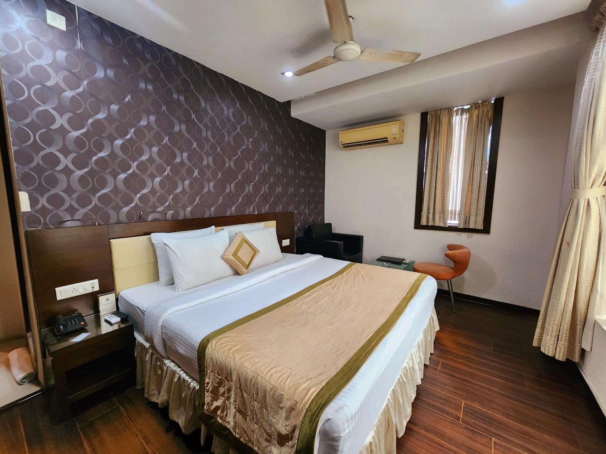 Hotel Lee International Kolkata Exterior photo