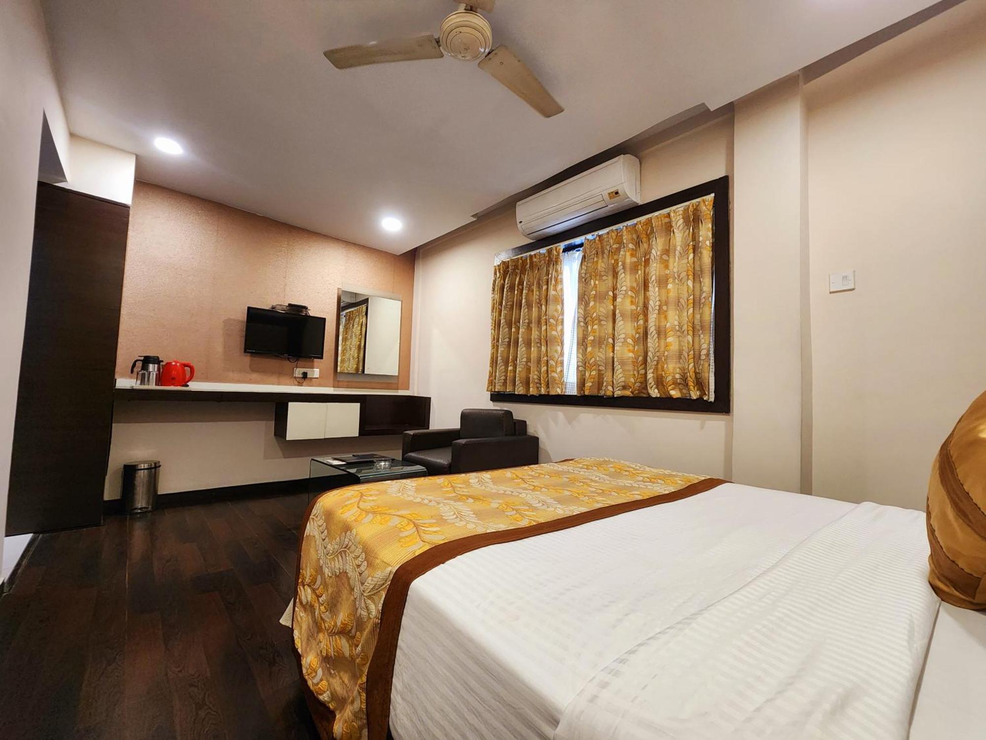 Hotel Lee International Kolkata Exterior photo