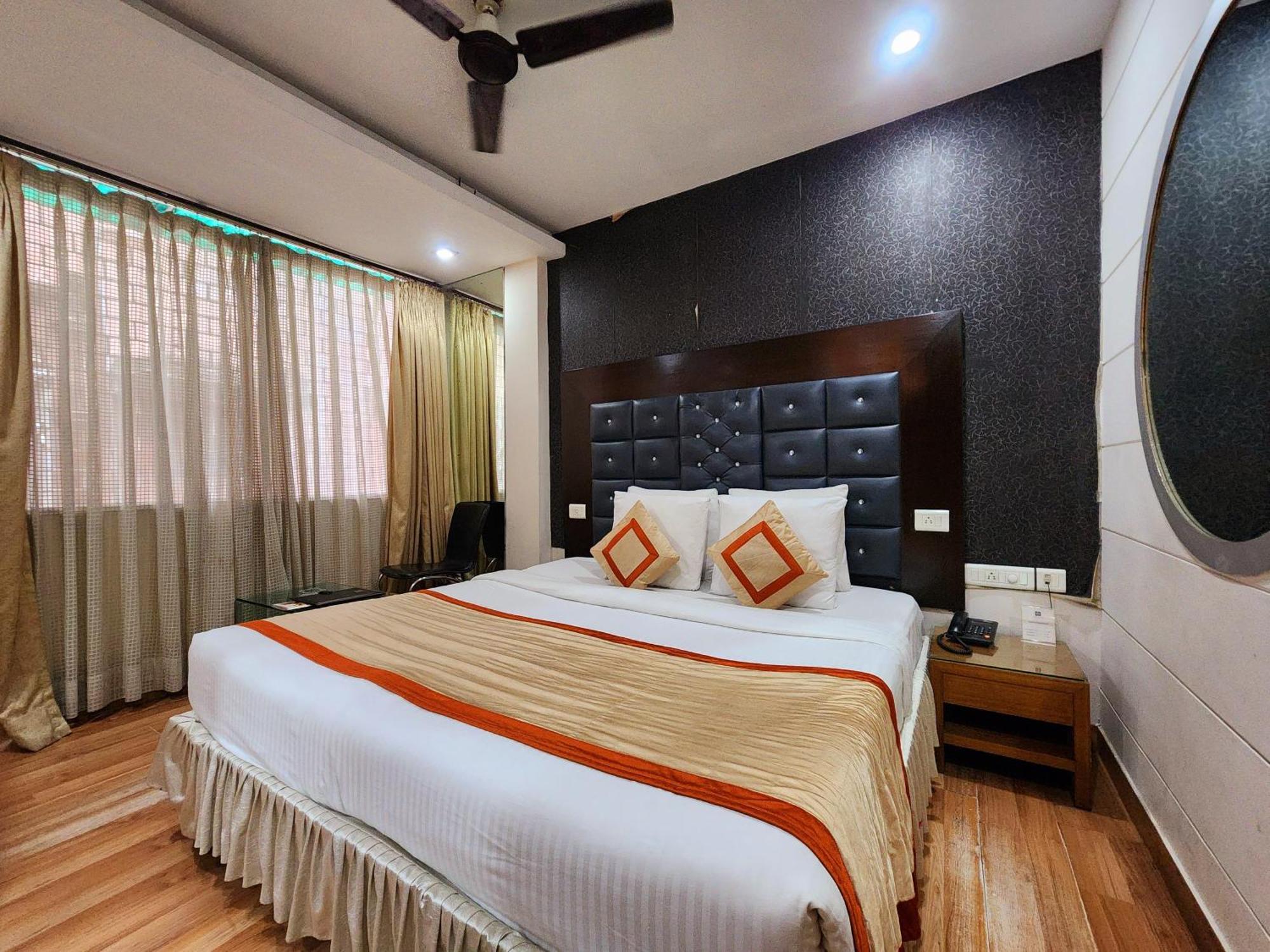 Hotel Lee International Kolkata Exterior photo