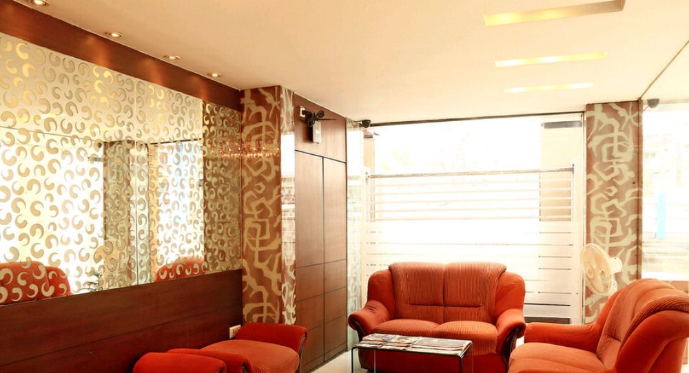 Hotel Lee International Kolkata Exterior photo